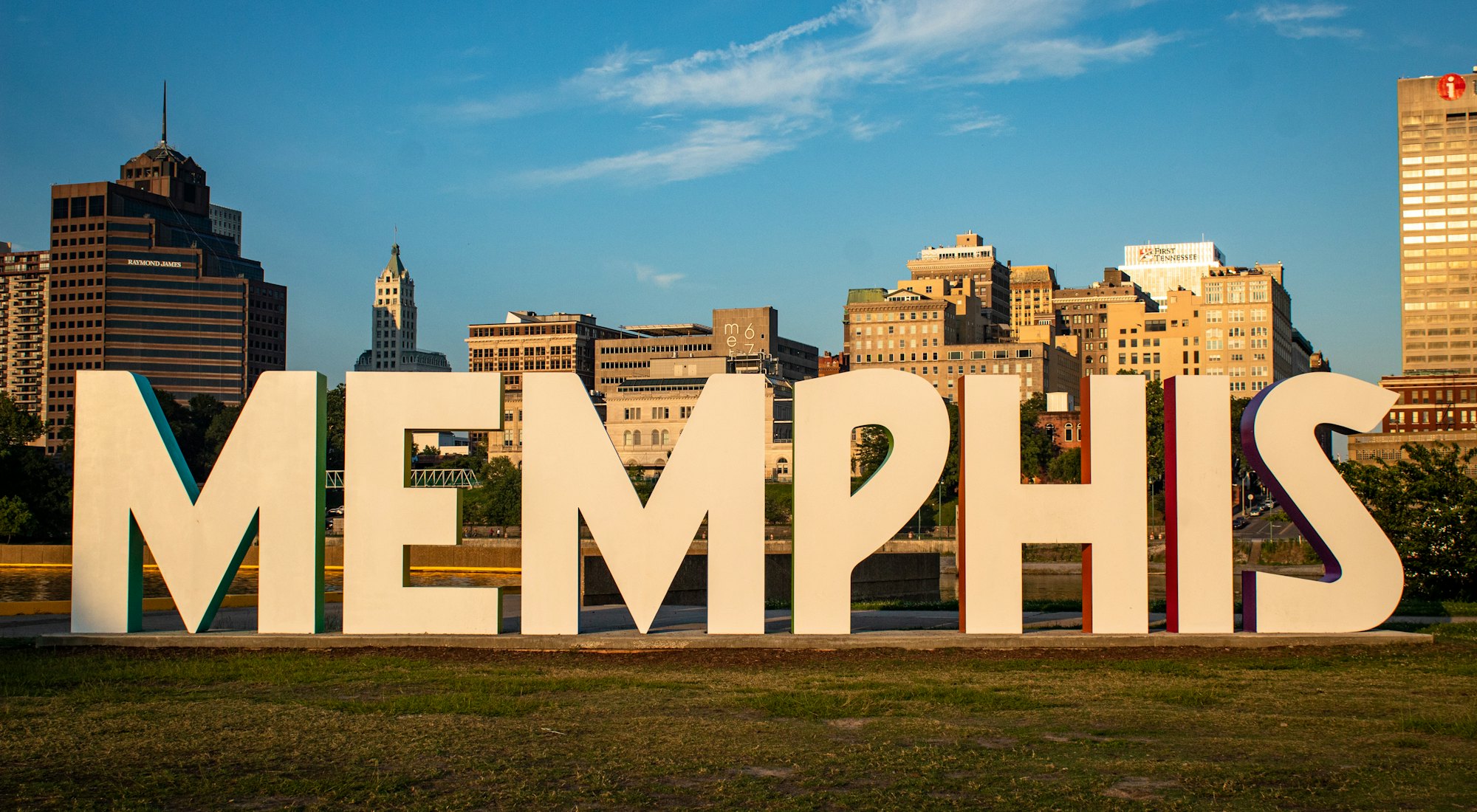 The Memphis sign by the river